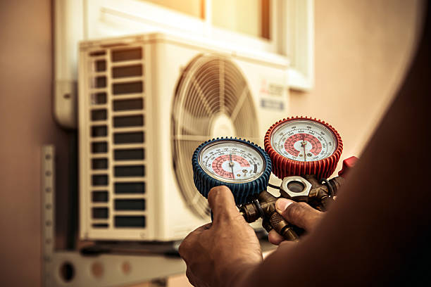 Professional Hvac technician working in Harrisonburg, VA